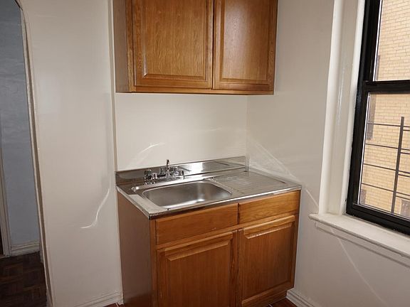 2nd image of 1160 Evergreen Ave APT 4E