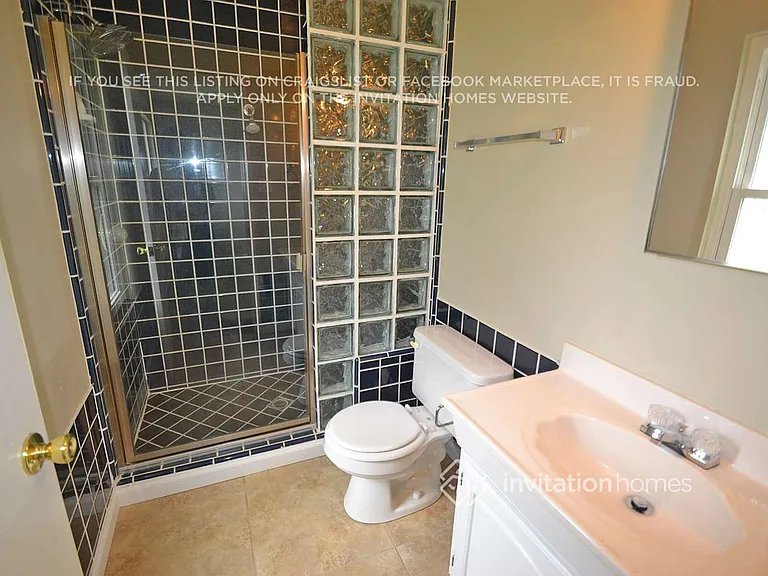 2432 El Rocco Way — Photo 7