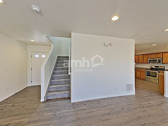3rd image of 816 Ponderosa Ln