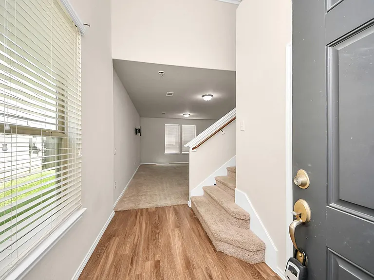 15802 Sunny Stone Dr — Photo 37