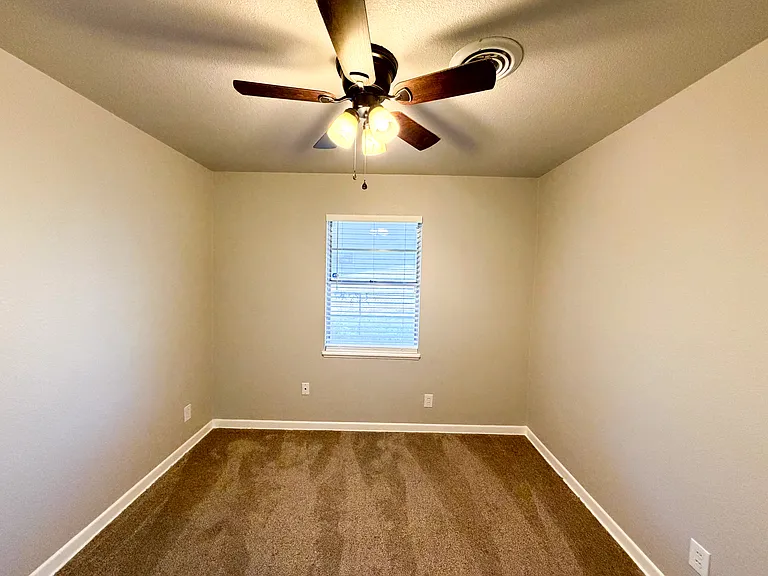 1204 Chippendale Dr — Photo 24