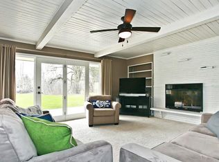 711 W Mequon Rd, Mequon, WI 53092