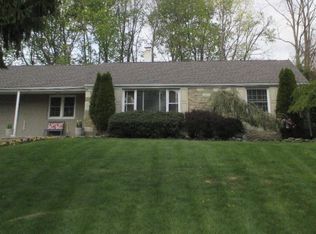 77 N Hilltop Dr, Southampton, PA