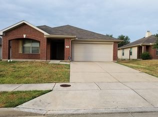 1934 E Dickey Dr, Grand Prairie, TX 75051