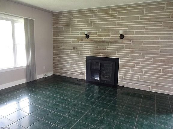 3rd image of 2303 Oberlin Ave