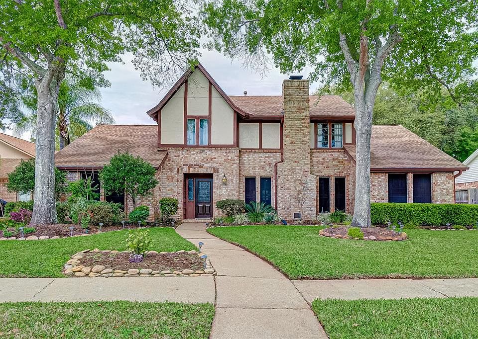 1st image of 3806 E Valley Dr