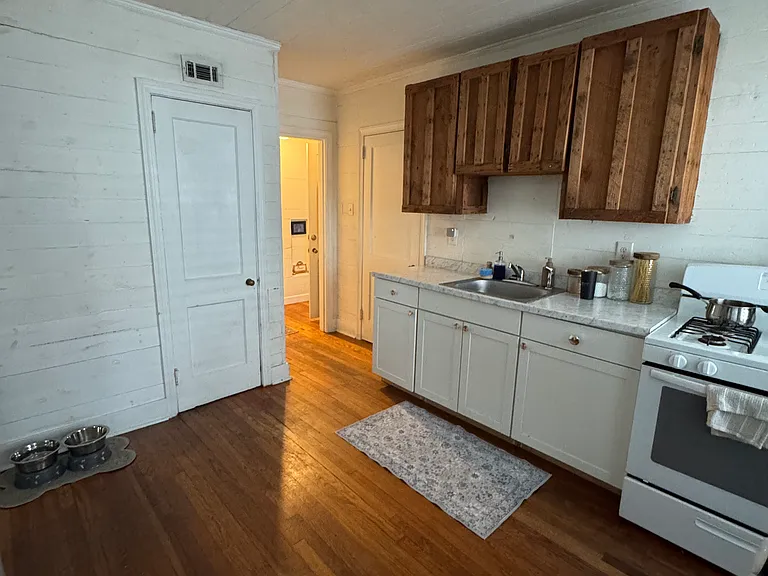 112 Leflore Ave — Photo 14