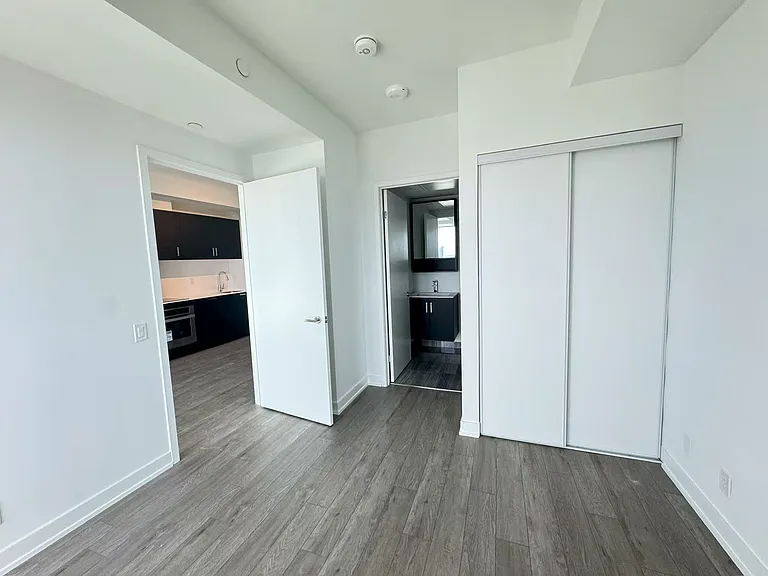 89 Queen St E #5332 — Photo 3