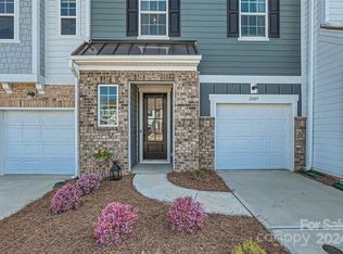 2009 Howell Creek Way, Charlotte, NC 28215