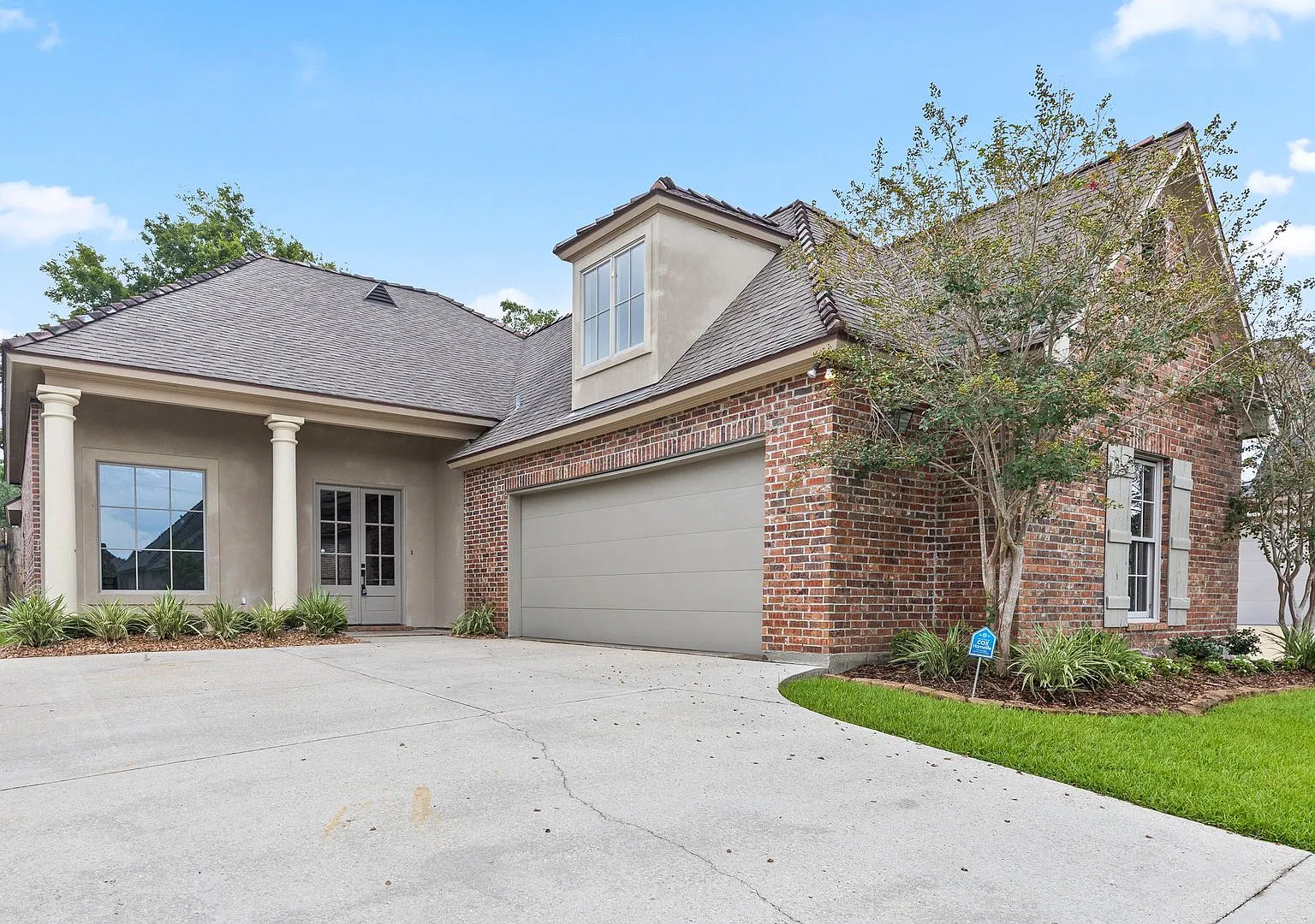 Beautiful Home! Stonehaven On The River Subdivision — Photo 2