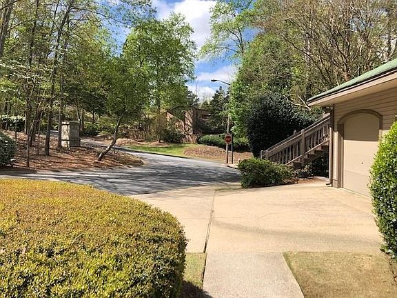 5th image of 8107 Fairview Blf
