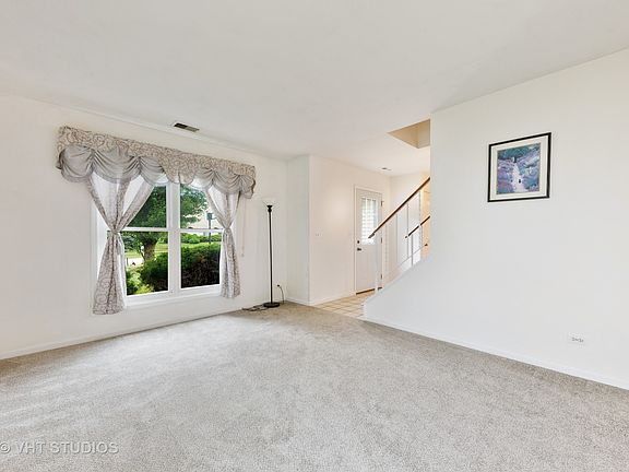 3rd image of 136 Ainslie Dr
