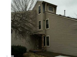 14559 Idylcrest Dr, Lansing, MI 48906