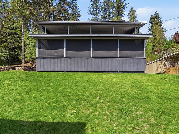 3rd image of 1422 S Liberty Dr