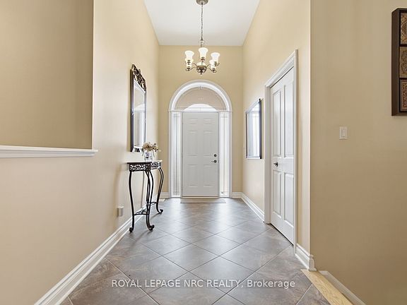 5th image of 79 Cherry Ridge Blvd