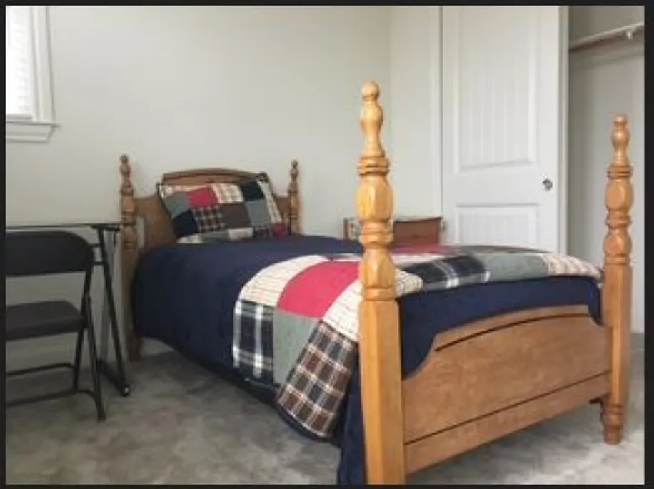 6033 Laurelspur Loop