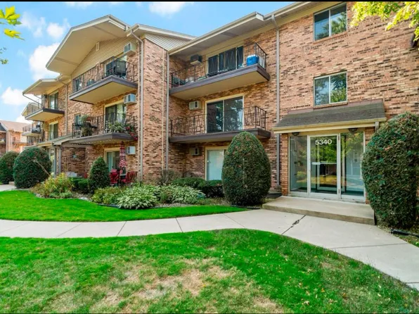 5340 Waterbury Ct APT 2101, Crestwood, IL 60418