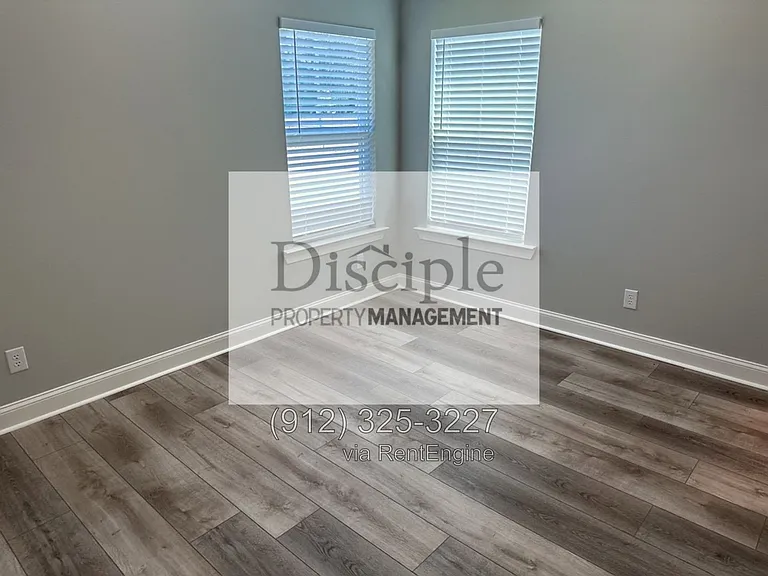 79 Ennis Rd — Photo 48
