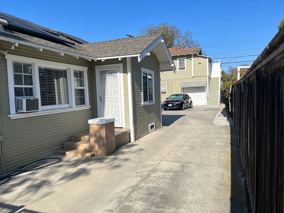 Driveway leading to apartment