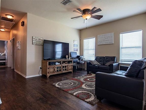 5th image of 426 Stoneridge Dr