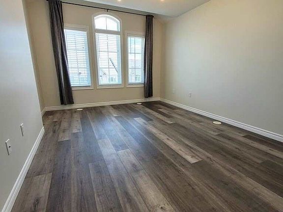 4th image of 2425 Greenwich Dr
