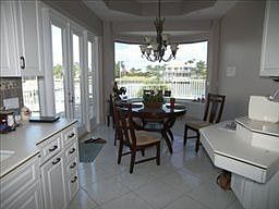4th image of 482 Clifton Ct