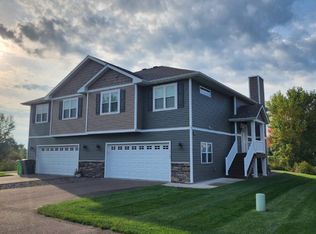 5103 Stonewood Dr, Eau Claire, WI 54703