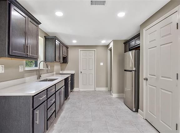 5th image of 2418 Caswell Ln