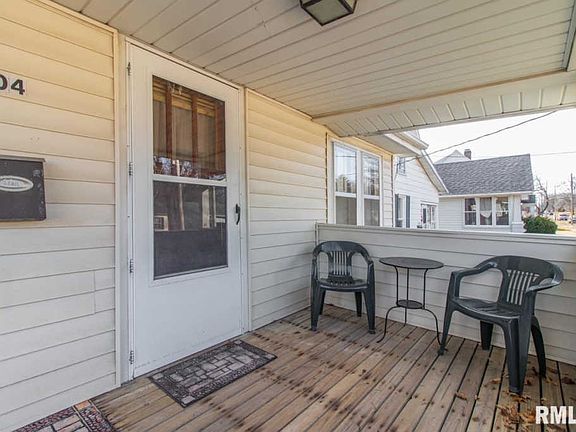 3rd image of 1104 E Gift Ave