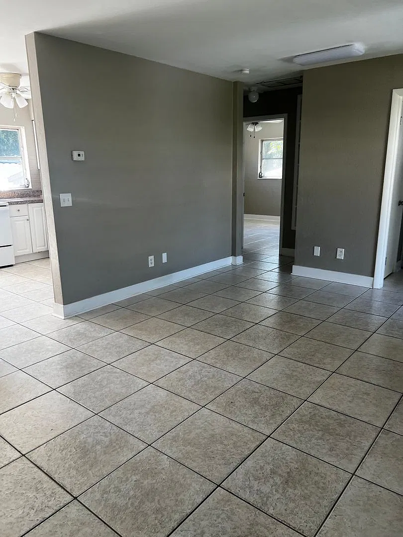 4920 York - Keystone Properties — Photo 3