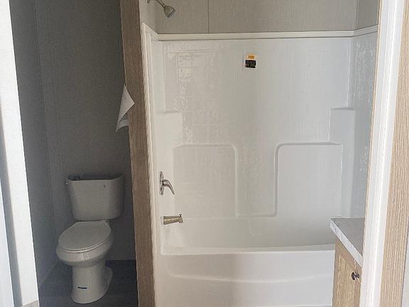5th image of 24 Tripp Dr