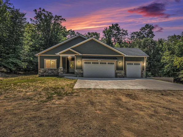 10 Morton Trl, Montague, MI 49437