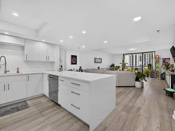 3rd image of 530 E CENTRAL BOULEVARD #803