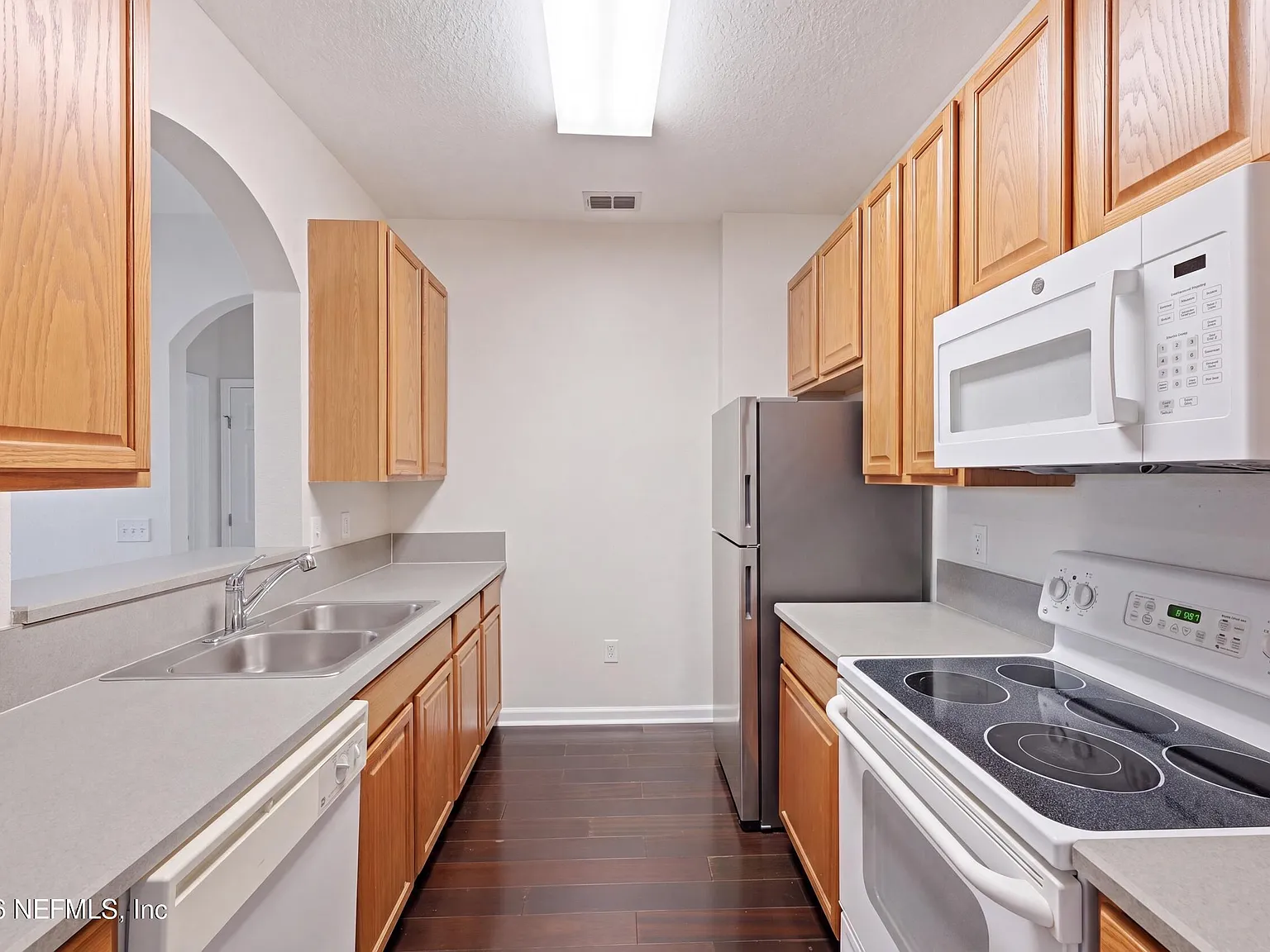 2 bed, 2.0 bath, 1112 sqft, $1,750 — Photo 4