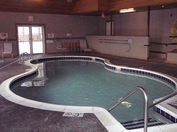 3rd image of 2390 Ridgeview Dr #203