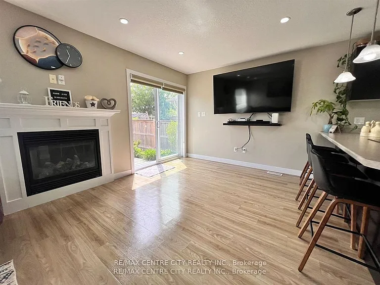 1138 Sandbar St — Photo 5