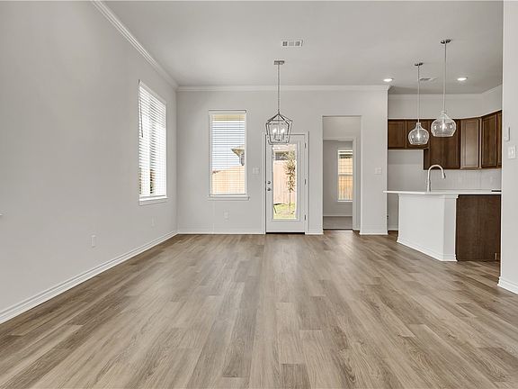 4th image of 1919 Pinemont View Dr