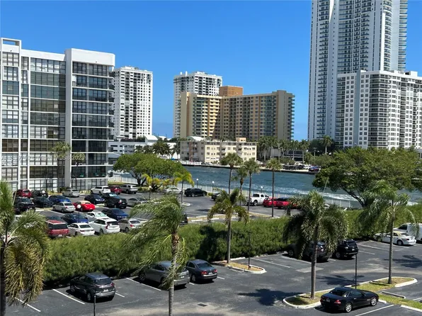 600 Parkview Dr APT 406, Hallandale Beach, FL 33009