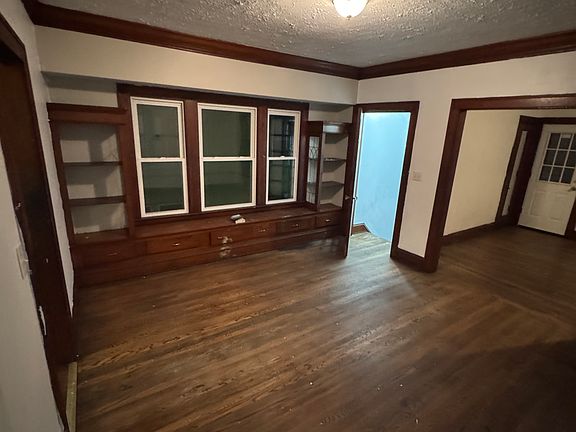 5th image of 3544 W 61st St