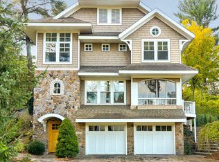 2410 Orchard Ave, Holland, MI 49424