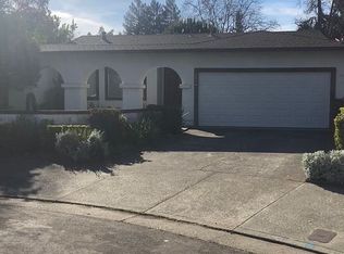 105 Sherwood Dr, Santa Rosa, CA 95405