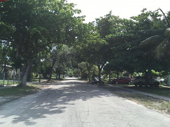 4th image of 1121 NE 141st St