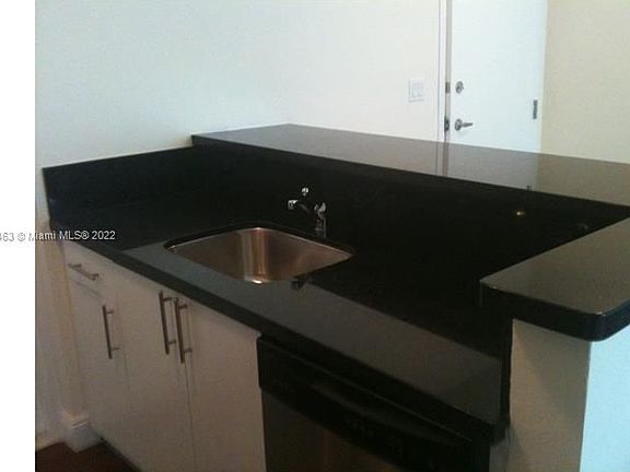 4th image of 2931 Sheridan Ave APT 3