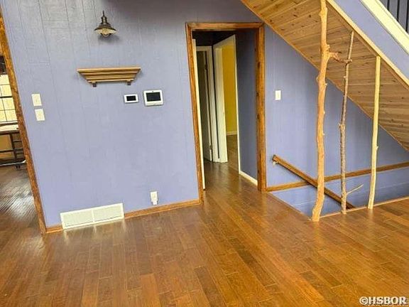 2nd image of 58 Hummingbird Ln