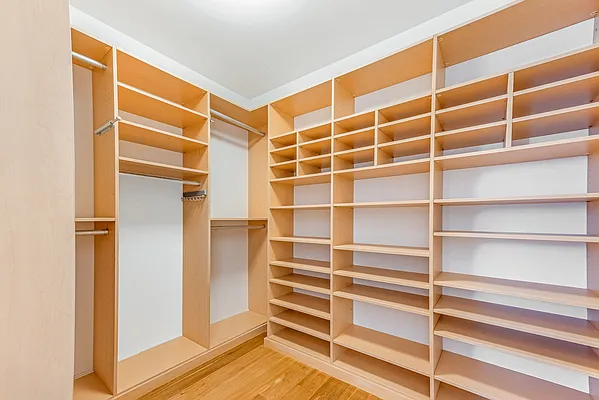Sold by Modern Spaces | media 5