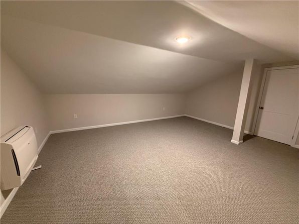 52 Tug Hollow Rd, Richmond, RI 02892