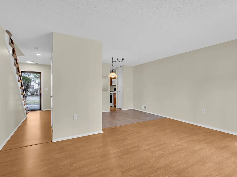 30 Eucalyptus Ct — Photo 9