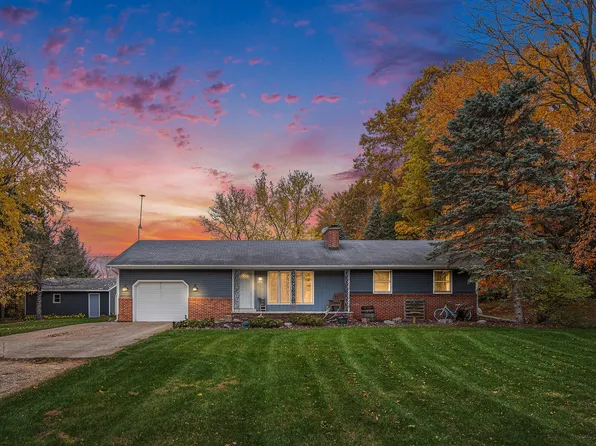 6175 E 112th St, Howard City, MI 49329