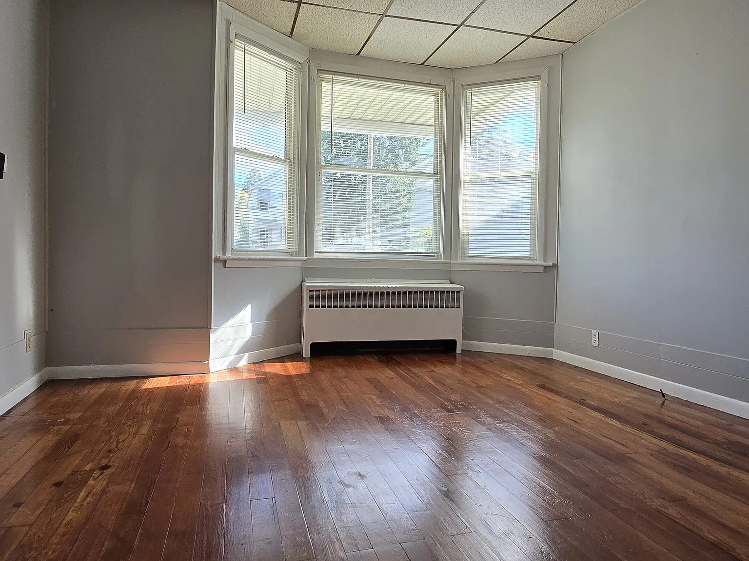 3 bed, 1025 sqft, $1,650 — Photo 3