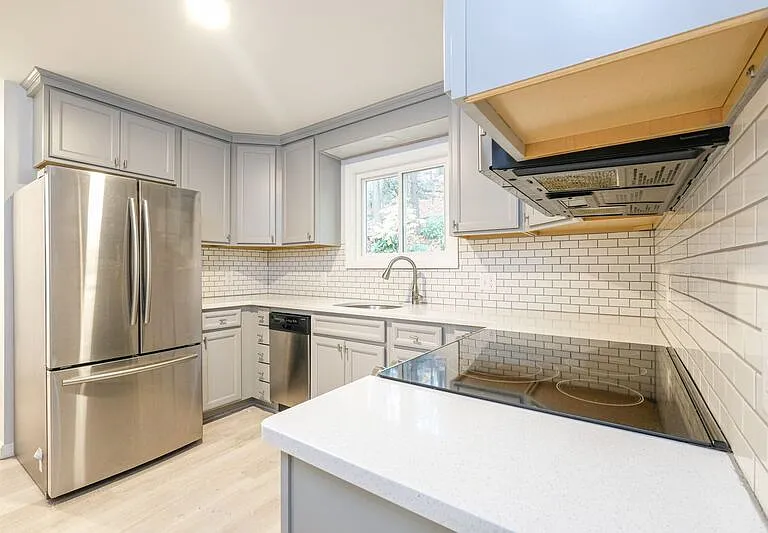 33 Pearl St — Photo 2